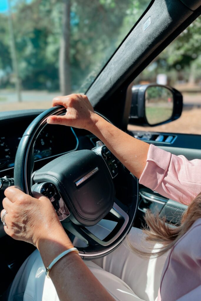 how old to drive in uk