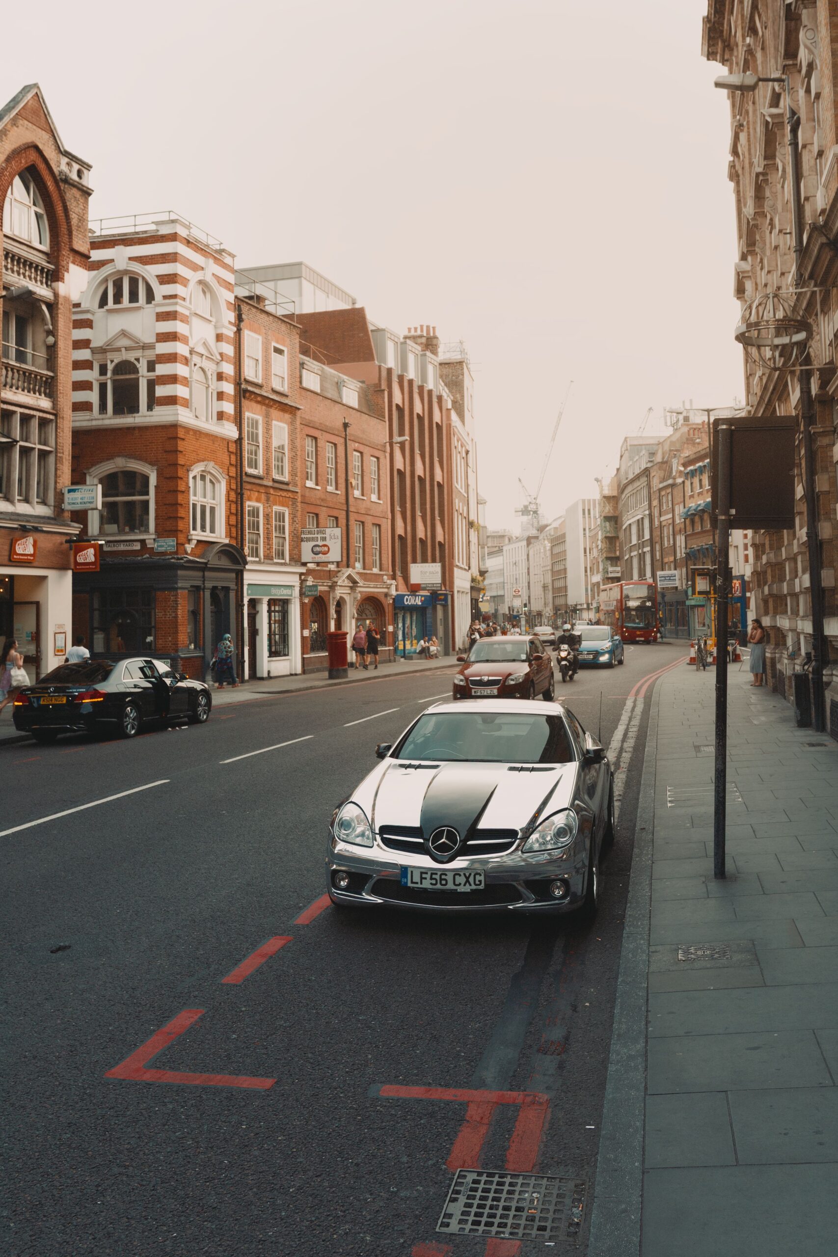 how old to drive in uk